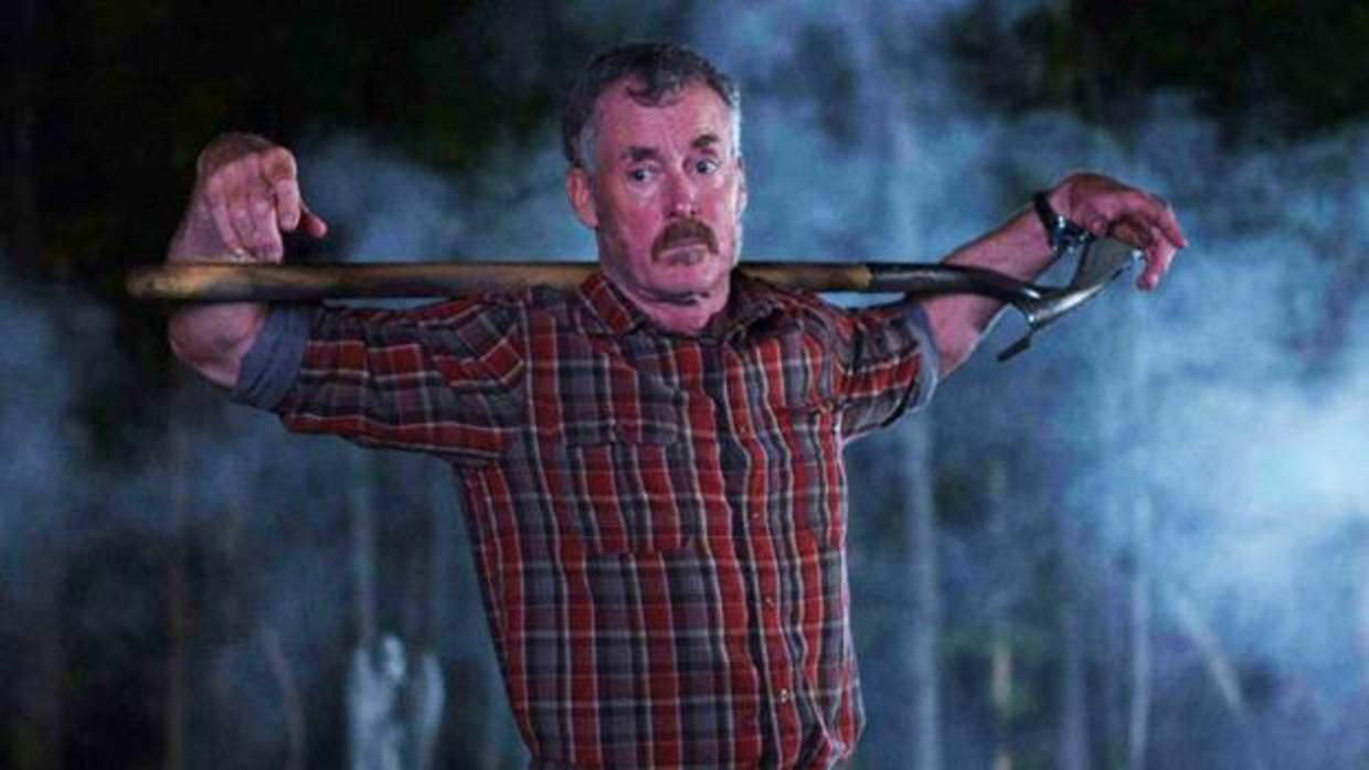 John C. McGinley se enfrenta a los demonios en un show demasiado parecido a Ash Vs Evil Dead