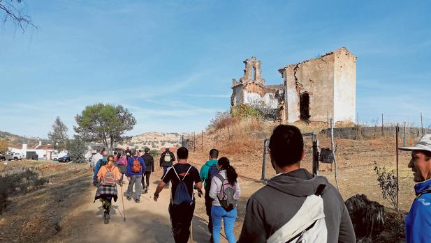 Nueva ruta de senderismo en la provincia de Sevilla: El Castillo de Las Guardas