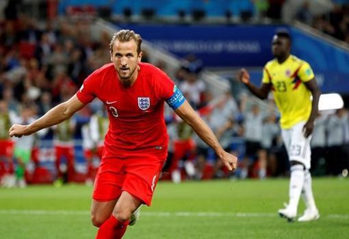 Hary Kane celebra un gol con Inglaterra.