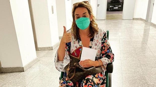 Toñi Moreno sufre un accidente el día de su cumpleaños y lo anuncia desde el Hospital Nisa en Sevilla