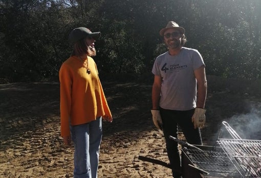 Anna Ferrer junto a su padre Albert Ferrer