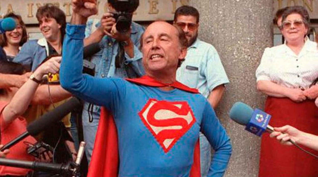 José María Ruiz-Mateos disfrazado de Superman