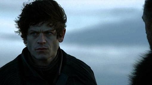 Con lo simpatico que es Iwan Rheon y el personaje que le ha tocado...