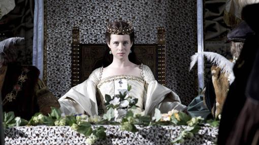 Claire Foy es la reina Isabel II