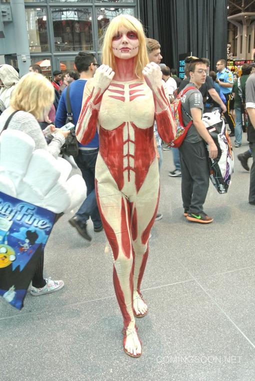 Cosplay femenino de Ataque a los Titanes