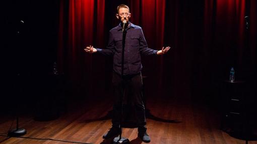 Neal Brennan protagonizará su propio documental sobre su trabajo como cómico