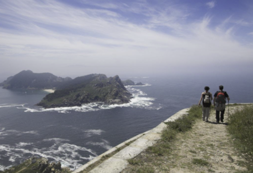 Las Islas Cíes, frente a la Ría de Vigo, conservan un entorno natural único. / Turismo de Galicia