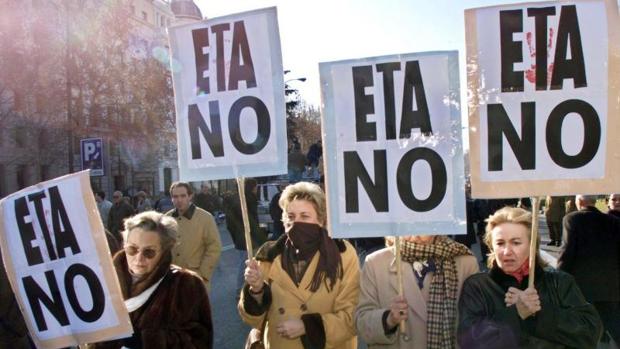Una manifestación en el año 2000 celebrada en Madrid contra la banda terrorista ETA