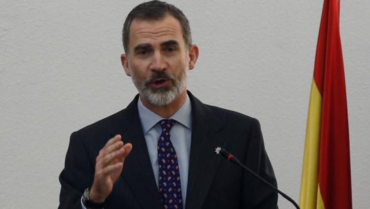 Don Felipe, durante su discurso en el acto de entrega de sus despachos como nuevos secretarios de embajada