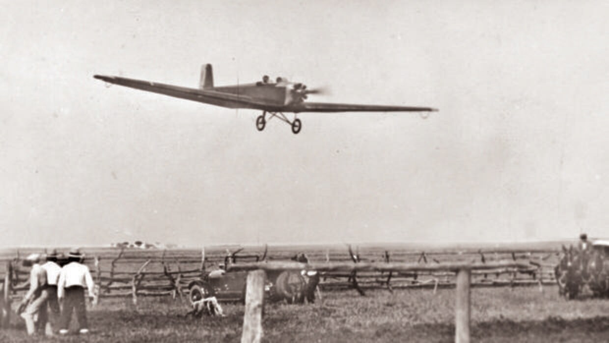 El piloto Fernando Flores Solís aterrizando en Tablada en 1924