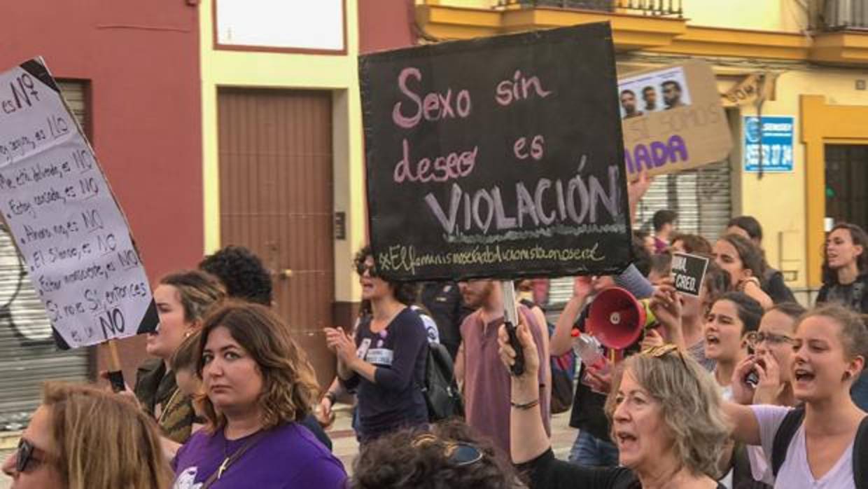 Manifestación en Sevilla tras la sentencia del caso de La manada