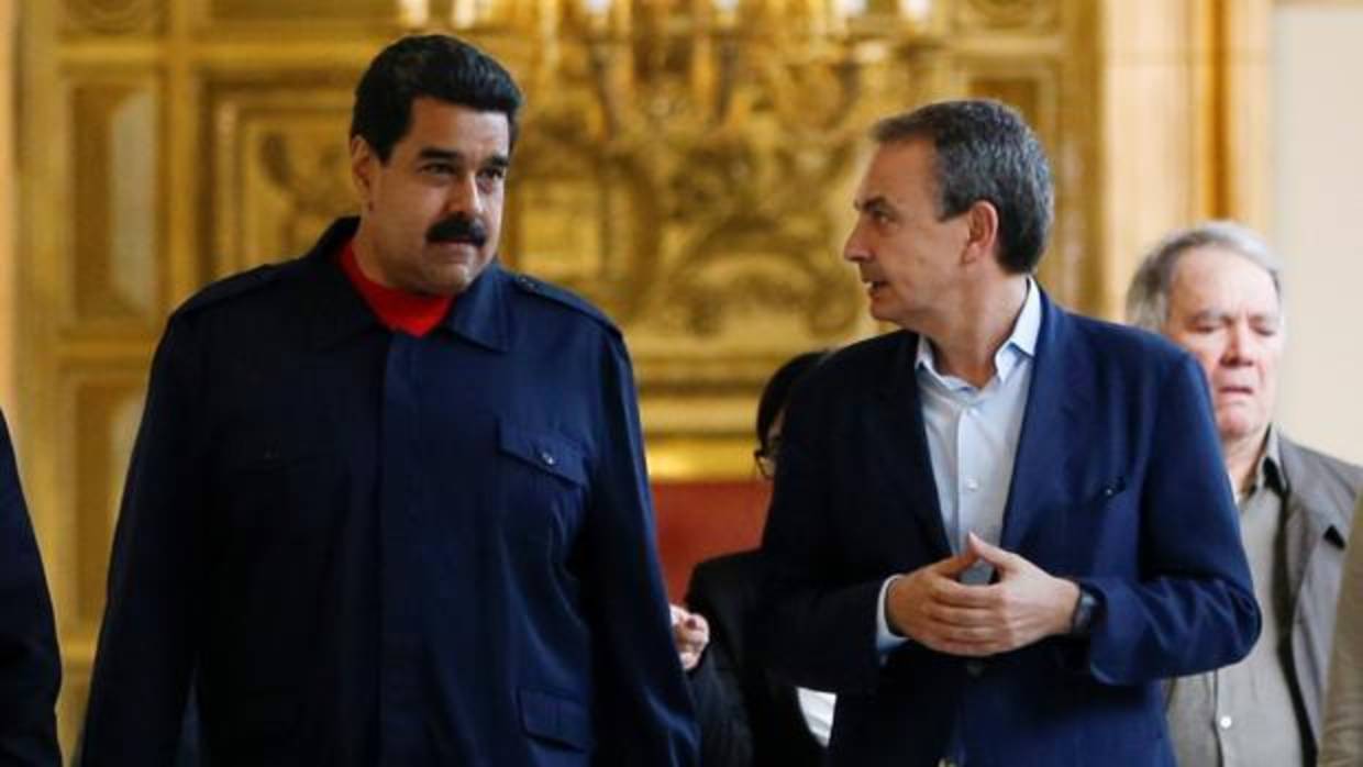 Rodríguez Zapatero (derecha), con Nicolás Maduro, en una imagen de archivo