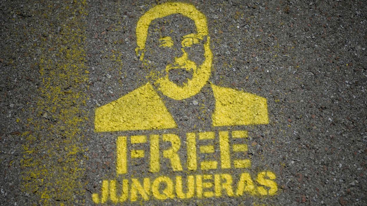 Pintada a favor de la liberación de Oriol Junqueras