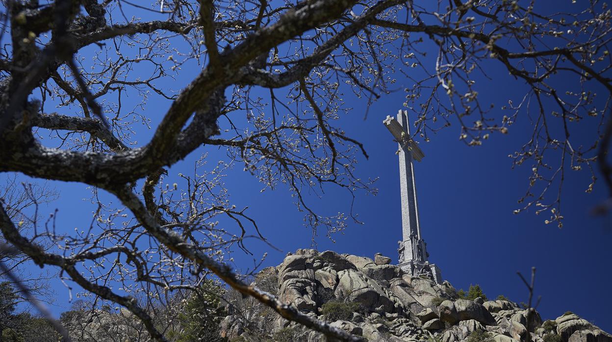 Cruz en el Valle de los Caídos, en San Lorenzo del Escorial, Madrid