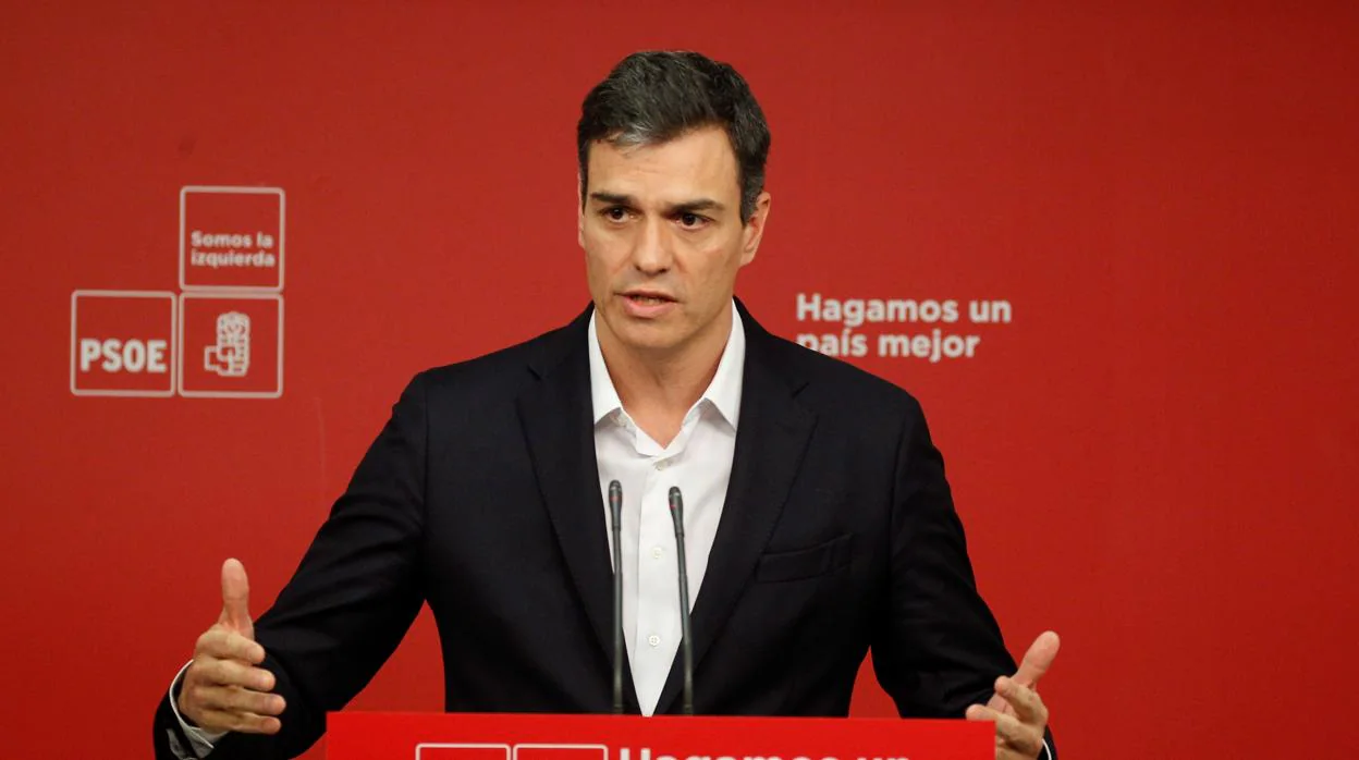 El presidente Pedro Sánchez durante una rueda de prensa el pasado mes de abril en Ferraz