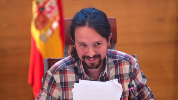 Iglesias reniega de su Podemos bolivariano