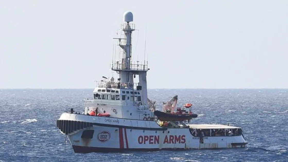 El barco Open Arms en aguas italianas