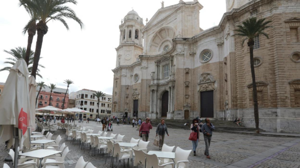 José María Esteban: El espacio público de los privados en Cádiz