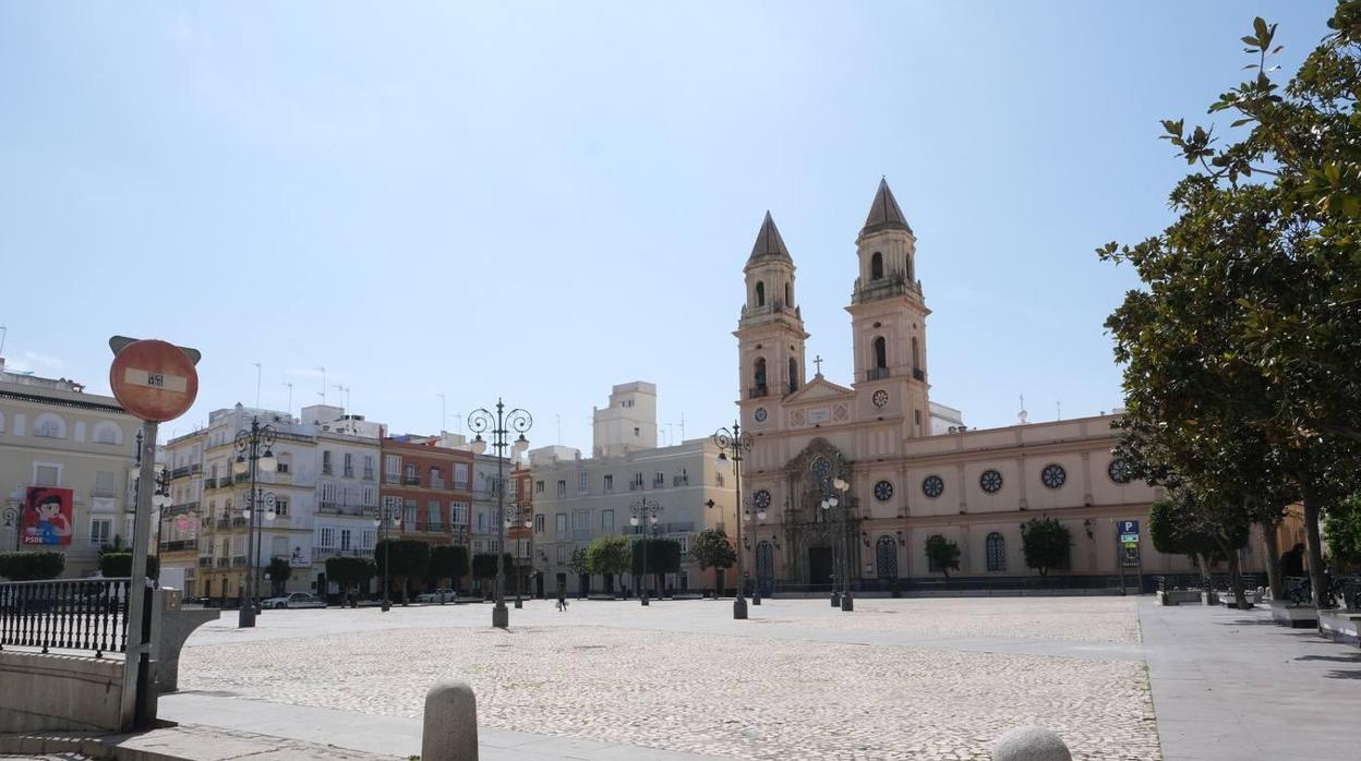 Plaza San Antonio, vacía