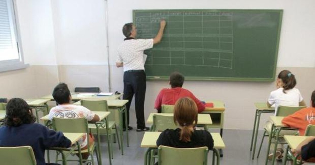 Profesor dando clase.