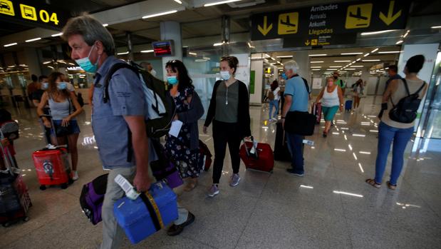 Aeropuertos, abiertos a la desconfianza