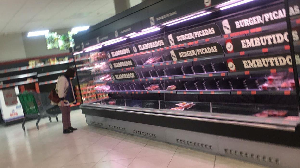 Imagen de una estantería de un supermercado de la provincia el día siguiente de decretarse el Estado de Alarma.