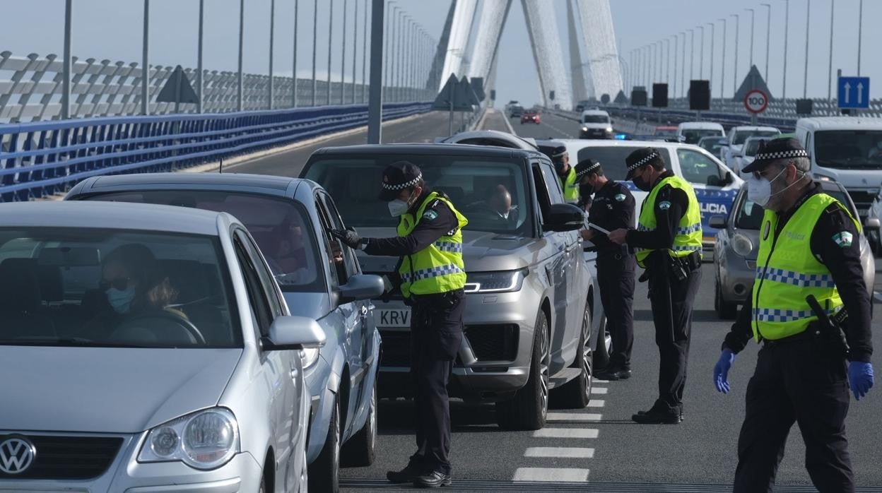 Controles de acceso a Cádiz esta semana.