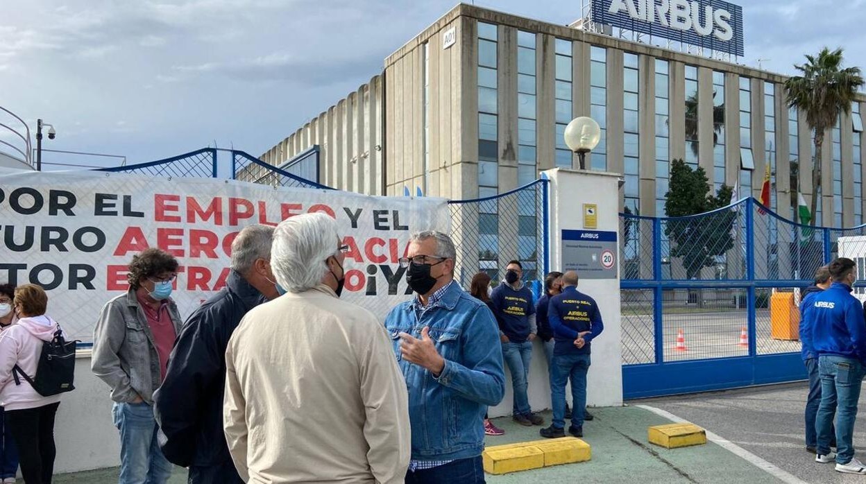 La Voz de Cádiz: Inexplicable división sindical