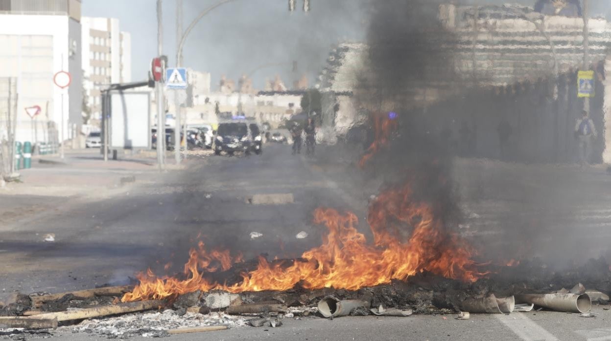 La Voz de Cádiz: Piquetes y libertad