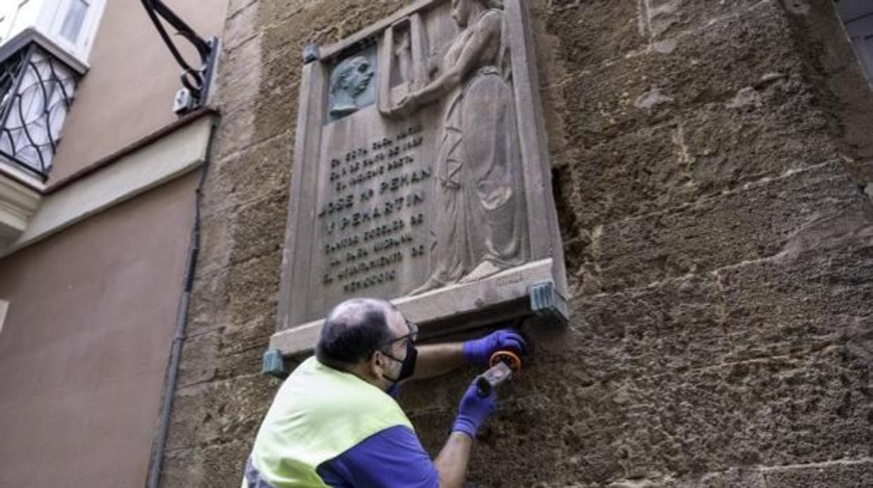 La Voz de Cádiz: Pemán y el rencor como escondites