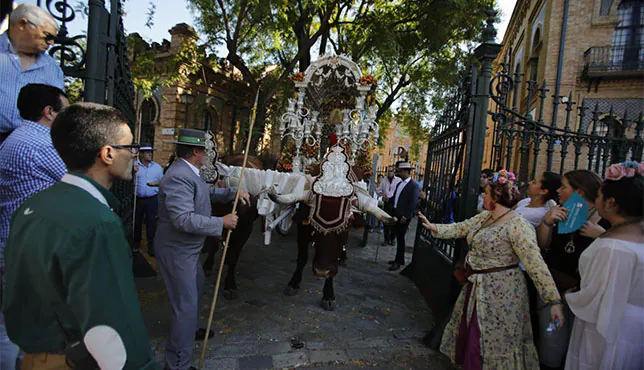 El Rocío del Cerro del Águila y la Castrense abren el camino de Sevilla al  Rocío