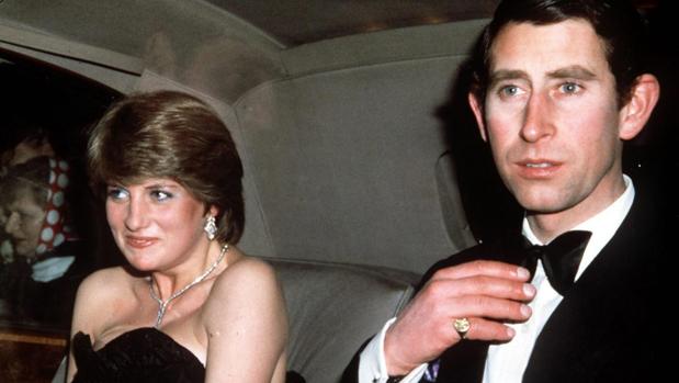 Diana de Gales junto al príncipe Carlos