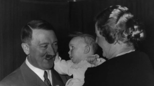 Imagen del archivo personal de la esposa de Hitler
