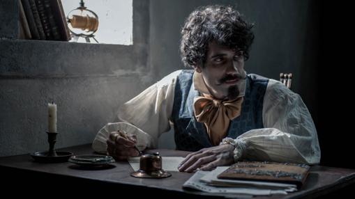 Tamar Novas como Gustavo Adolfo Bécquer en «El Ministerio del Tiempo»