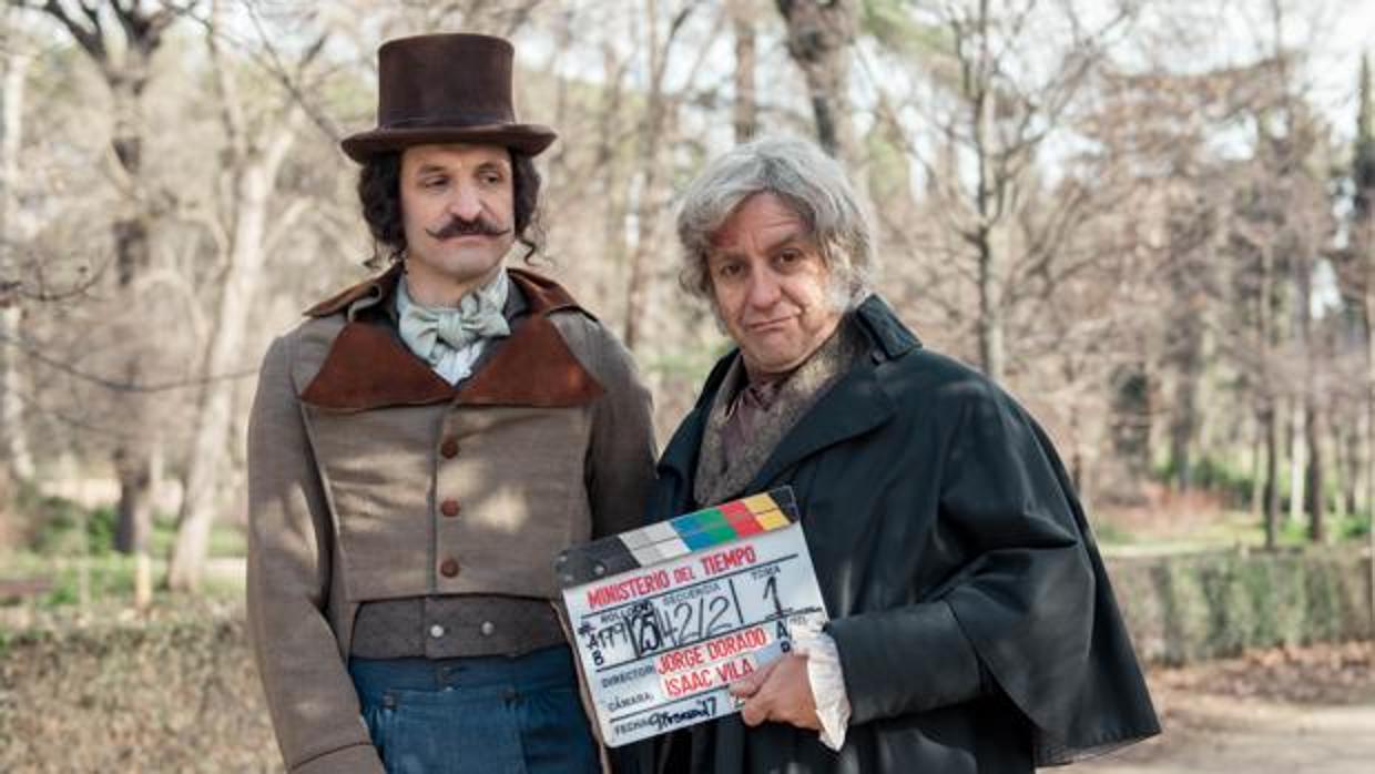 Velázquez y Goya (Julián Villagrán y Pedro Casablanc), durante el rodaje de «El Ministerio del Tiempo»