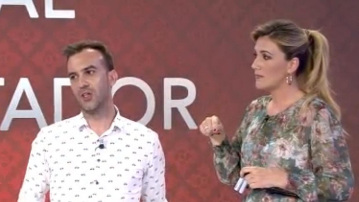 Daniel Vallejo junto a Carlota Corredera en «Sálvame»