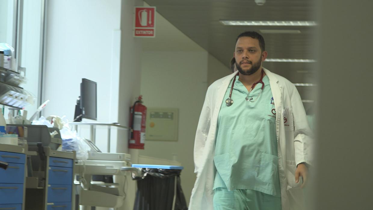 Julio Armas es jefe de grupo del servicio de Urgencias, uno de los protagonistas de este docufactual