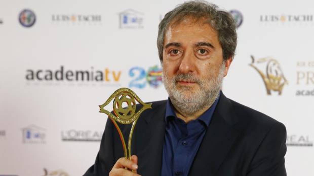 Javier Olivares, guionista de «El Ministerio del Tiempo», tras recibir el premio