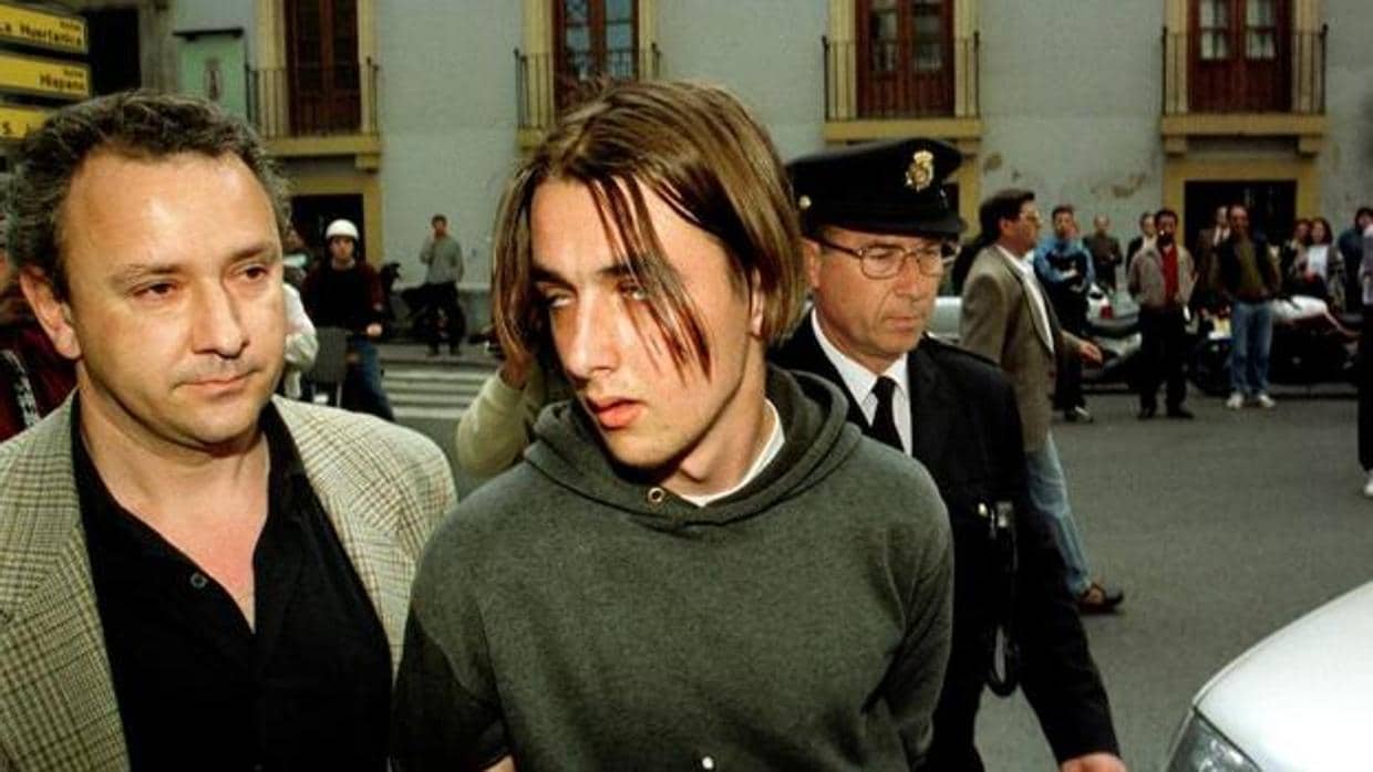 El asesino de la catana, José Rabadanán, durante su detención con 16 años