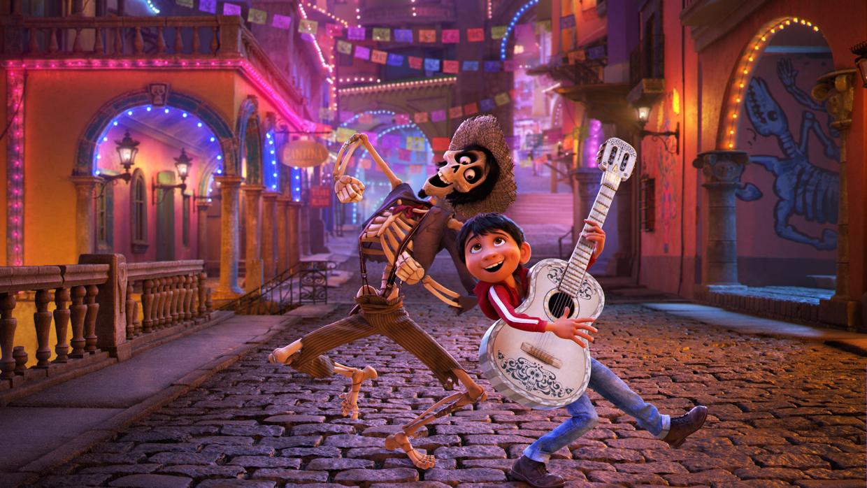 Héctor y Miguel, dos de los protagonistas de «Coco»