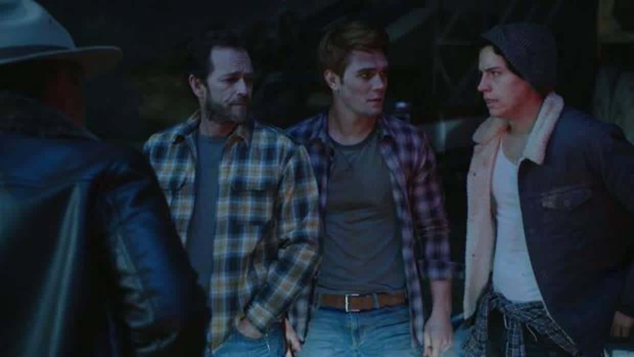 Luke Perry, K.J. Apa y Cole Sprouse protagonizan «Riverdale»