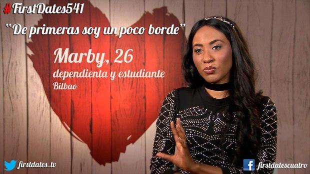 Una comensal se promociona en «First Dates»: «Chicos guapos y rubios de España...¡Aquí tenéis a una morenaza!»