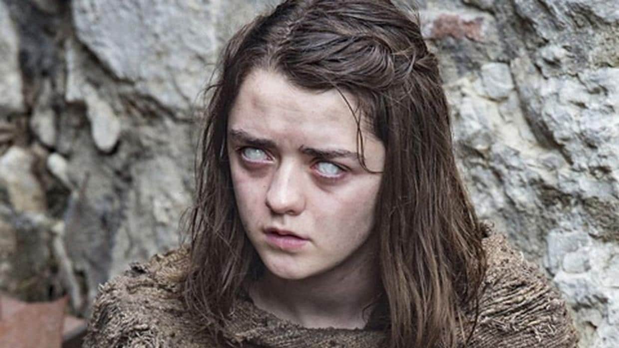 Maisie Williams interpreta a Arya Stark