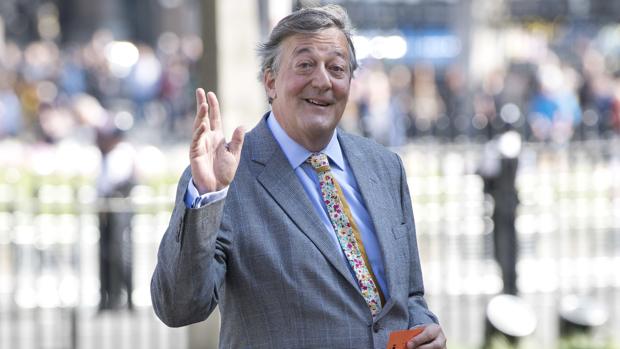 El actor Stephen Fry confiesa que tiene cáncer en un vídeo de Youtube