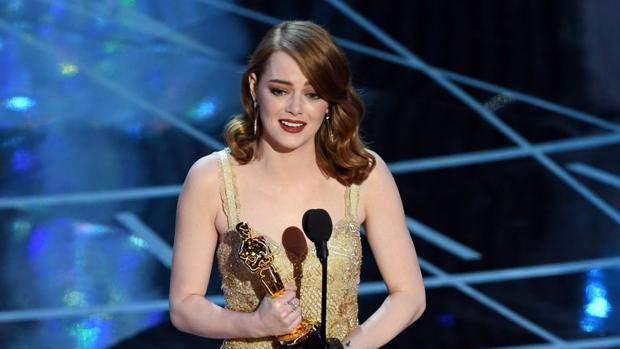 Emma Stone recoge su galardón a Mejor Actriz por «La La Land»