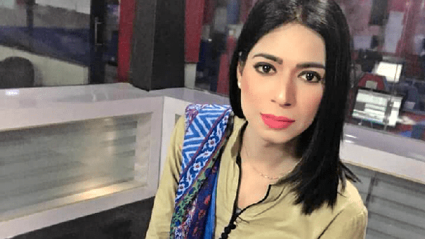 Maavia Malik, la primera presentadora de noticias transgénero en Pakistán