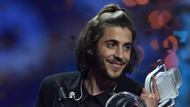 Salvador Sobral la lía al criticar la canción de Israel: «Es horrible»