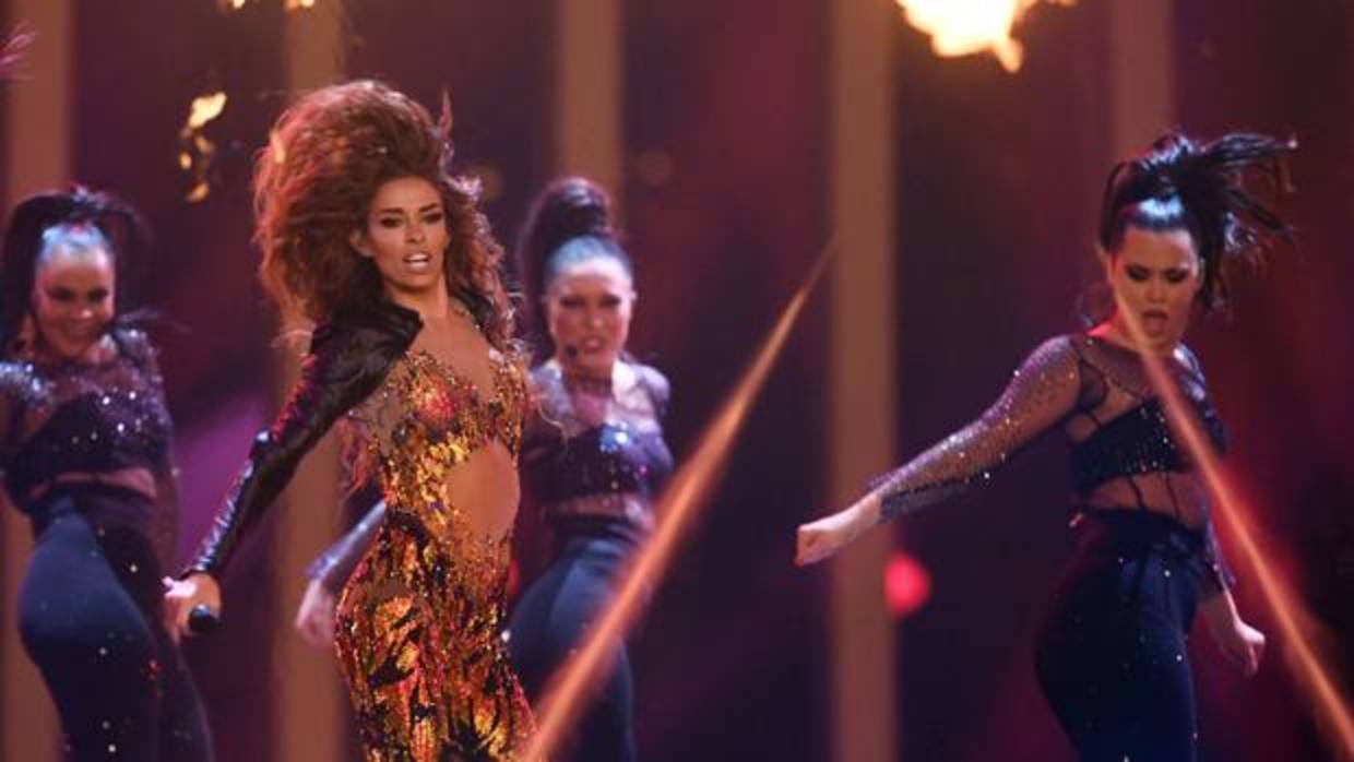 Eleni Foureira durante la primera semifinal de Eurovisión 2018