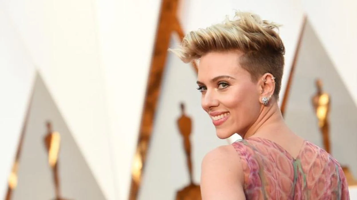 Scarlett Johansson en la alfombra roja de los Premios Oscar 2017