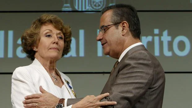 Así es Rosa María Mateo, la musa de la televisión del PSOE en los años de Felipe González
